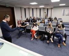 Importância dos portos e dos trabalhadores portuários do Paraná é tema de palestra a estudantes 