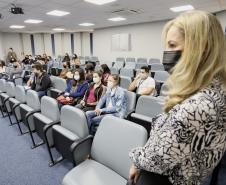 Importância dos portos e dos trabalhadores portuários do Paraná é tema de palestra a estudantes 