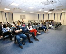 Importância dos portos e dos trabalhadores portuários do Paraná é tema de palestra a estudantes 