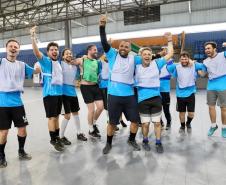 Portos do Paraná reúne colaboradores e terceirizados para promover conscientização e confraternização neste sábado (20), em Paranaguá. Na arena esportiva Albertina Salmon, um torneio de futebol marcou o “Novembro Azul”, mês de conscientização sobre a saúde do homem e a prevenção ao câncer de próstata. 