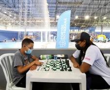 Portos do Paraná reúne colaboradores e terceirizados para promover conscientização e confraternização neste sábado (20), em Paranaguá. Na arena esportiva Albertina Salmon, um torneio de futebol marcou o “Novembro Azul”, mês de conscientização sobre a saúde do homem e a prevenção ao câncer de próstata. 