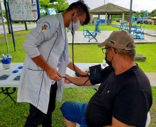 Organizado e coordenado pela empresa pública Portos do Paraná, o evento ofereceu aos caminhoneiros serviços do Detran-PR, do Serviço Social do Transporte e do Serviço Nacional de Aprendizagem do Transporte (Sest/Senat), da Global Saúde, além de orientações sobre trânsito, meio ambiente, segurança e corte de cabelo.