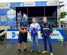 Organizado e coordenado pela empresa pública Portos do Paraná, o evento ofereceu aos caminhoneiros serviços do Detran-PR, do Serviço Social do Transporte e do Serviço Nacional de Aprendizagem do Transporte (Sest/Senat), da Global Saúde, além de orientações sobre trânsito, meio ambiente, segurança e corte de cabelo.
