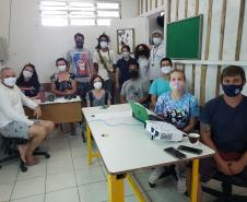 A compostagem controlada não gera o transporte de resíduos orgânicos para aterros sanitários, diminuindo o volume de resíduos que chegam a esses locais.