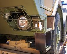 O Exército Brasileiro recebeu, na última terça-feira (30), seis novos caminhões da marca Tatra 8x8 com portadas IRB importados. Os veículos militares foram desembarcados na TCP - Terminal de Contêineres de Paranaguá, no Porto de Paranaguá. Fabricadas na República Tcheca, as viaturas foram embarcadas em porto alemão. Chegaram em Paranaguá em contêineres Flat Rack no navio Cap San Lorenzo.   