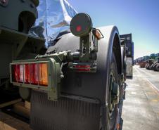 O Exército Brasileiro recebeu, na última terça-feira (30), seis novos caminhões da marca Tatra 8x8 com portadas IRB importados. Os veículos militares foram desembarcados na TCP - Terminal de Contêineres de Paranaguá, no Porto de Paranaguá. Fabricadas na República Tcheca, as viaturas foram embarcadas em porto alemão. Chegaram em Paranaguá em contêineres Flat Rack no navio Cap San Lorenzo.   