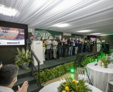 O Porto de Paranaguá começa a preparar sua estrutura para absorver a produção transportada pelo modal ferroviário, já tendo em vista o projeto da Nova Ferroeste. O governador Carlos Massa Ratinho Junior lançou nesta quinta-feira (9), em Paranaguá, no Litoral, o edital de licitação do projeto Cais Leste, também chamado de Moegão, que vai receber investimento de R$ 500 milhões. O lançamento ocorreu durante a solenidade de inauguração do novo terminal portuário da Coamo.