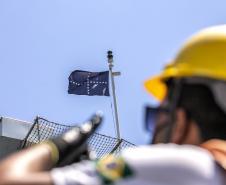 O Porto de Paranaguá (PR) é uma das paradas de duas embarcações da esquadra da Marinha Brasileira. A Fragata Independência (F-44) e Navio-Aeródromo Multipropósito “Atlântico” (A-140) chegaram nesta quinta-feira (20) e permanecem atracados no cais paranaense até a manhã da próxima segunda-feira (24). 