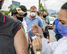 Em parceria com a Portos do Paraná, a ação itinerante da Secretaria de Saúde do município acontece no Pátio de Triagem, a partir desta terça-feira (8), e segue até quinta.