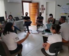 Convênio entre a empresa pública e a universidade vai monitorar oito pontos. Objetivo é fazer a medição dos sedimentos que descem com a chuva contribuindo para o assoreamento das baías de Antonina e Paranaguá.