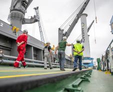 MV Afros foi reconhecido como o graneleiro com o melhor desempenho ambiental no planeta. A embarcação funciona com velas rotatórias, que reduzem o consumo de combustível e permitem maior desempenho na navegação.