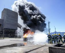 Brigada de Emergência da Portos do Paraná recebe treinamento de nível avançado