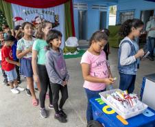 Porto faz ação de Natal com estudantes da rede municipal de Paranaguá