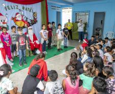 Porto faz ação de Natal com estudantes da rede municipal de Paranaguá