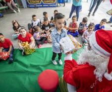 Porto faz ação de Natal com estudantes da rede municipal de Paranaguá