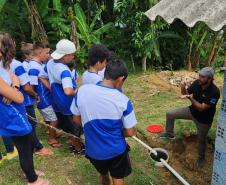 A solução atende a escola estadual e a associação de moradores da comunidade. Ação faz parte do Programa de Educação Ambiental da empresa pública, com cinco linhas de atuação, baseadas nos princípios da permacultura.