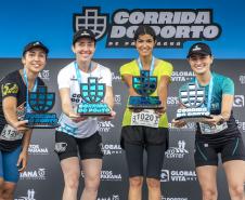 Na manhã deste domingo (16), apesar da chuva, a movimentação foi intensa não de carga, mas de pessoas, no cais do Porto de Paranaguá. Uma prova inédita, a primeira Corrida do Porto reuniu mais de mil atletas, em quatro diferentes modalidades.