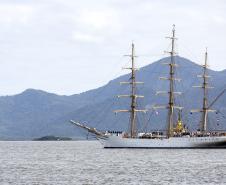 Cisne Branco vira atração do Porto de Paranaguá neste final de semana