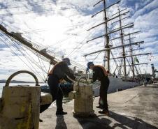 Cisne Branco vira atração do Porto de Paranaguá neste final de semana