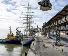 Cisne Branco vira atração do Porto de Paranaguá neste final de semana