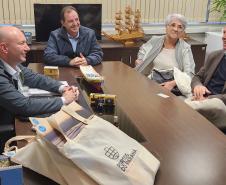 A Portos do Paraná recebeu nesta quinta-feira (15) o presidente executivo das Américas Central e do Sul da empresa Costa Cruzeiros, Dario Rustico. Depois da MSC, que confirmou operação de embarque e desembarque de turistas no Porto de Paranaguá de dezembro a março, outras empresas estão interessadas no Estado.