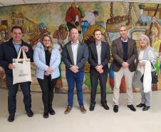 A Portos do Paraná recebeu nesta quinta-feira (15) o presidente executivo das Américas Central e do Sul da empresa Costa Cruzeiros, Dario Rustico. Depois da MSC, que confirmou operação de embarque e desembarque de turistas no Porto de Paranaguá de dezembro a março, outras empresas estão interessadas no Estado.