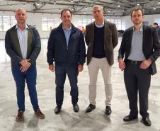 A Portos do Paraná recebeu nesta quinta-feira (15) o presidente executivo das Américas Central e do Sul da empresa Costa Cruzeiros, Dario Rustico. Depois da MSC, que confirmou operação de embarque e desembarque de turistas no Porto de Paranaguá de dezembro a março, outras empresas estão interessadas no Estado.