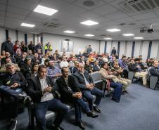 Empresa pública reuniu representantes do Estado, municípios e empresários dos mais diversos segmentos de comércio e serviços do Litoral nesta terça. A previsão é que cerca de 2 mil pessoas passem pela região durante cada uma das escalas da MSC em Paranaguá, injetando mais de R$ 1,5 milhão, por semana, na economia local.