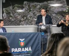 Empresa pública reuniu representantes do Estado, municípios e empresários dos mais diversos segmentos de comércio e serviços do Litoral nesta terça. A previsão é que cerca de 2 mil pessoas passem pela região durante cada uma das escalas da MSC em Paranaguá, injetando mais de R$ 1,5 milhão, por semana, na economia local.