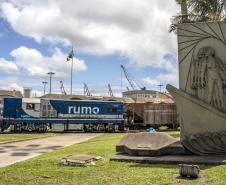 Porto de Paranaguá registra aumento de transporte de cargas por ferrovia em maio