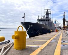 Após três dias em Paranaguá, navio-patrulha da Marinha segue em missão pela costa brasileira