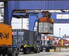 Com 42 milhões de toneladas, movimentação nos portos do Paraná cresce em 2023