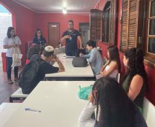 Portos do Paraná leva cursos profissionalizantes a jovens em duas comunidades