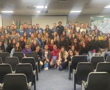 Acadêmicos da Unespar fazem visita técnica ao Porto de Paranaguá