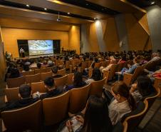 Mais de 200 alunos participaram de palestra realizada pela Portos do Paraná