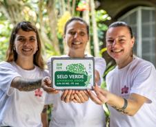 Portos do Paraná certifica empresas da Ilha do Mel com “Selo Verde 2023”