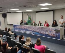 Portos do Paraná sedia formatura de mulheres operadoras de empilhadeira