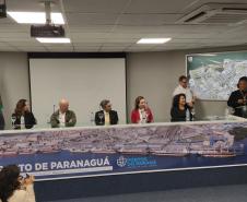 Portos do Paraná sedia formatura de mulheres operadoras de empilhadeira