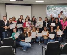 Portos do Paraná sedia formatura de mulheres operadoras de empilhadeira