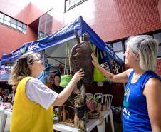 Alunos dos cursos de artesanato e gastronomia da Portos do Paraná participam de feira no SESC