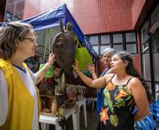 Alunos dos cursos de artesanato e gastronomia da Portos do Paraná participam de feira no SESC