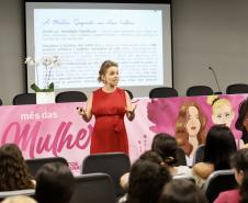 Colaboradoras da Portos do Paraná participam de evento sobre o sagrado da mulher