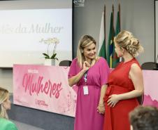 Colaboradoras da Portos do Paraná participam de evento sobre o sagrado da mulher