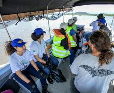 Mutirão da Portos do Paraná retira mais de meia tonelada de resíduos em Antonina