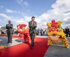 Com atracação de porta-contêiner chinês, Paranaguá estreia nova rota marítima