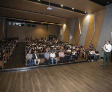 Portos do Paraná arrecada 300 quilos de alimentos em palestra na Isulpar