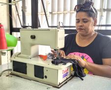Curso gratuito de Corte e Costura da Portos do Paraná segue até agosto