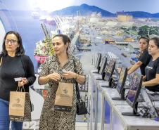 Atletas retiram os últimos kits da Corrida do Porto neste sábado 
