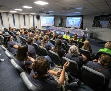 Porto de Paranaguá recebe mulheres da Cooperativa Agrária em visita técnica