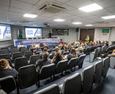 Porto de Paranaguá recebe mulheres da Cooperativa Agrária em visita técnica